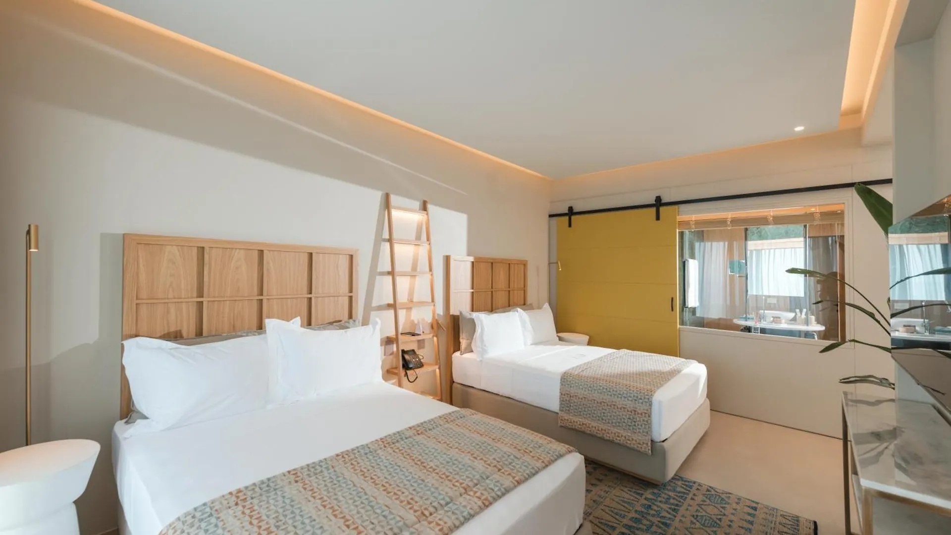 Folie Marine Beach Hotel Club Ял 5*,