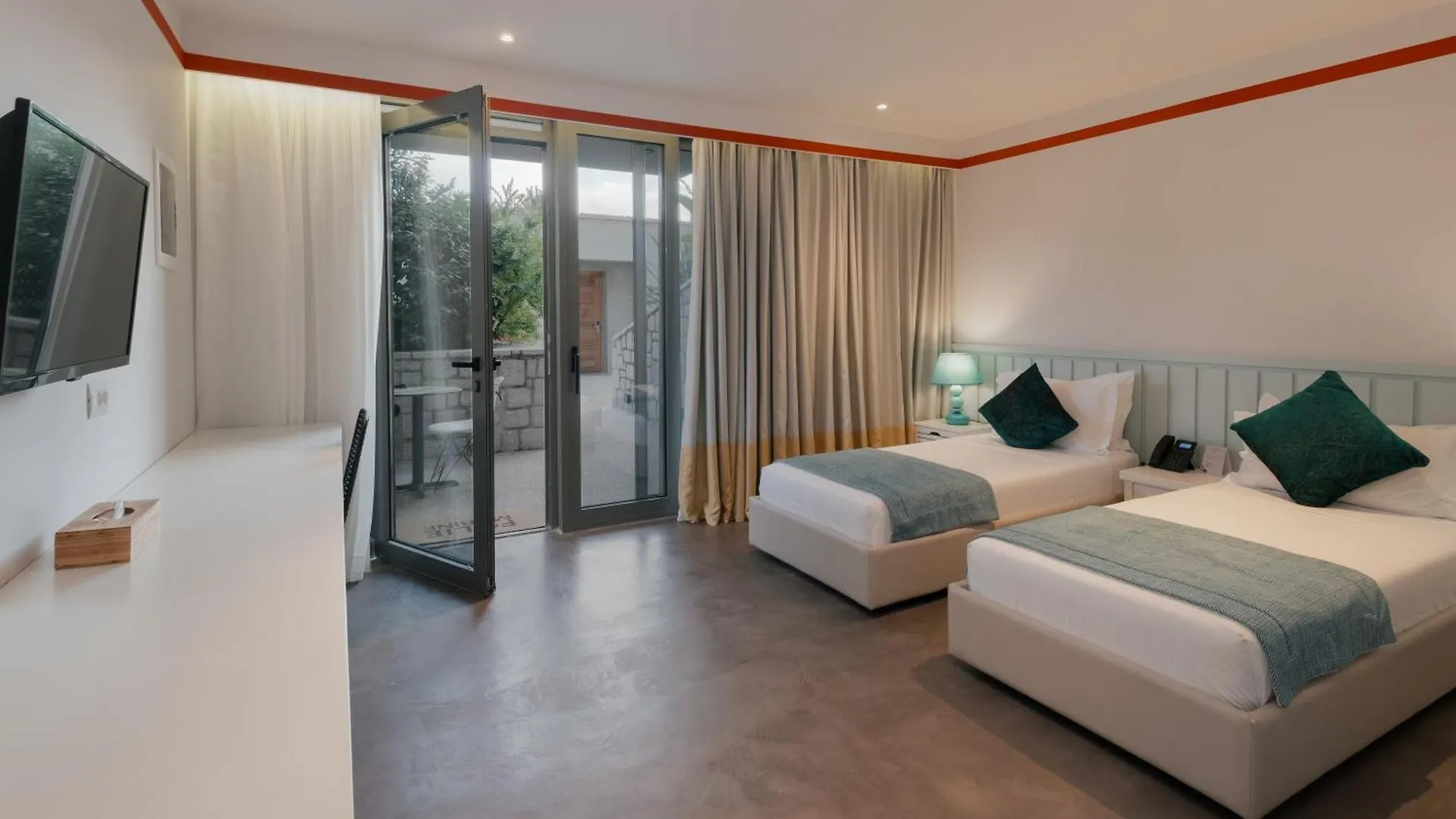 *****  Folie Marine Beach Hotel Club Jal Albanië