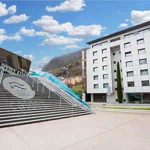 Yomo Mola Park Отель